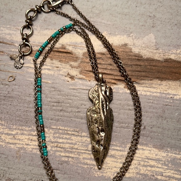 Lucky Brand Jewelry - Lucky Brand Silver Arrowhead Pendant Turquoise color beads Necklace EUC Adjust